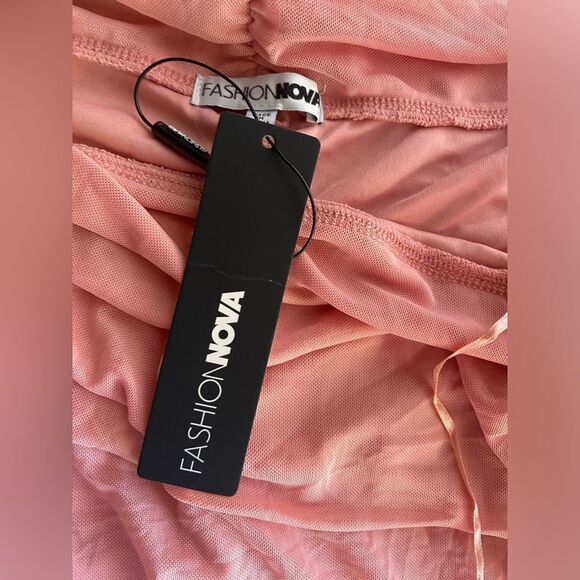 Fashion Nova Maxi Dress Sz Medium Mauve Top Trend Ruched NWT - Picture 13 of 14